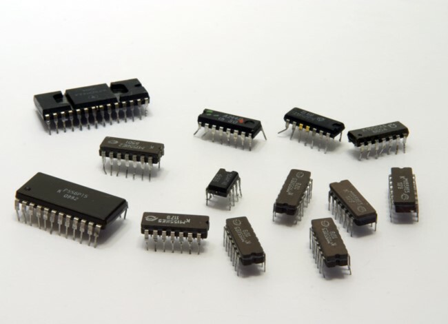 ICs/Amplifiers